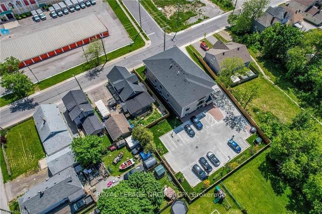 63 Vine St, House detached with 9 bedrooms, 9 bathrooms and 14 parking in St. Catharines ON | Image 3