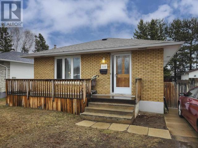 334 Hodder Ave, House detached with 5 bedrooms, 1 bathrooms and null parking in Thunder Bay ON | Image 2