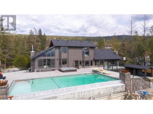 5774 Deadpine Dr, House detached with 6 bedrooms, 5 bathrooms and 3 parking in Central Okanagan BC | Image 43