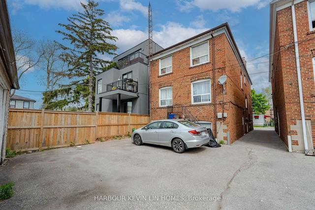 18A Avon Dr, House detached with 6 bedrooms, 3 bathrooms and 5 parking in Toronto ON | Image 15