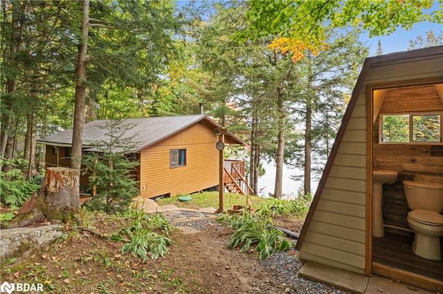 1464 Northshore Rd, House detached with 2 bedrooms, 1 bathrooms and 7 parking in Muskoka Lakes ON | Image 3