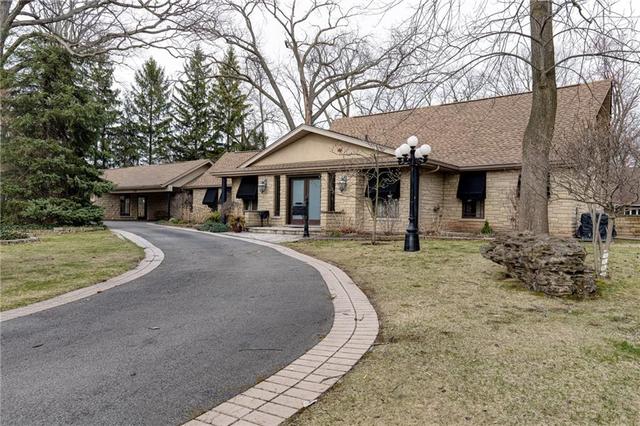 2414 Dorchester Road, House detached with 3 bedrooms, 2 bathrooms and 10 parking in Niagara Falls ON | Image 2