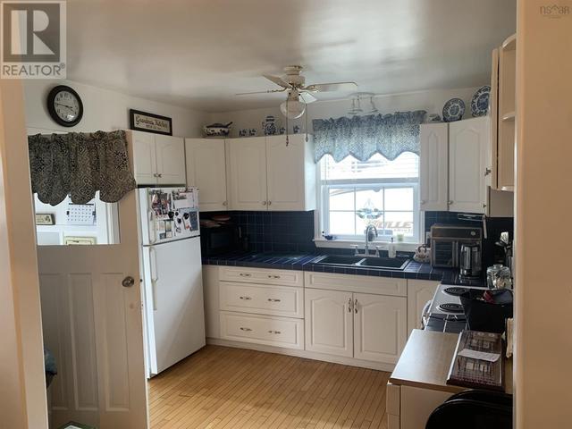 676 George St, House detached with 2 bedrooms, 2 bathrooms and null parking in Cape Breton NS | Image 13