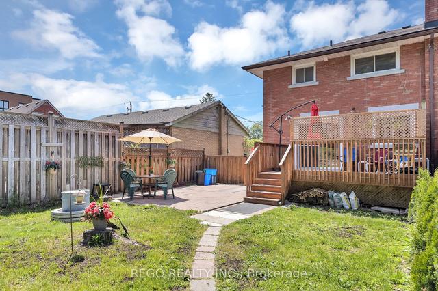 352 Prospect Ave, House semidetached with 3 bedrooms, 2 bathrooms and 5 parking in Kitchener ON | Image 13