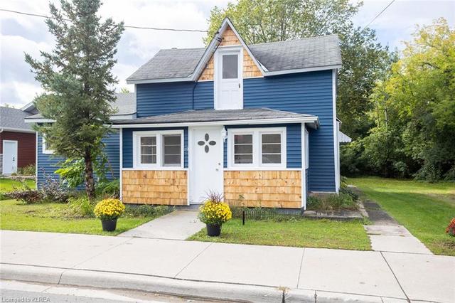 19 Prince St E, House detached with 3 bedrooms, 1 bathrooms and 4 parking in Kawartha Lakes ON | Image 16