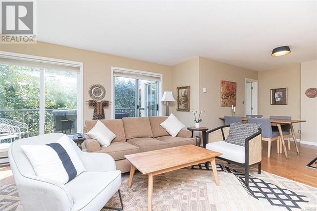 303 - 1361 Hillside Ave, Condo with 2 bedrooms, 3 bathrooms and 1 parking in Victoria BC | Image 9