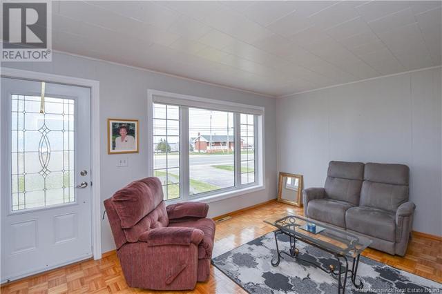 336 Saint Pierre Est Blvd, House detached with 3 bedrooms, 1 bathrooms and null parking in Caraquet NB | Image 33