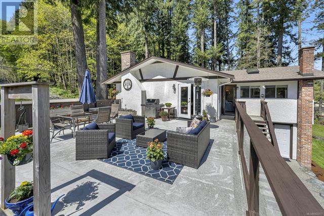 5557 Old West Saanich Rd, House detached with 5 bedrooms, 4 bathrooms and 500 parking in Saanich BC | Image 35