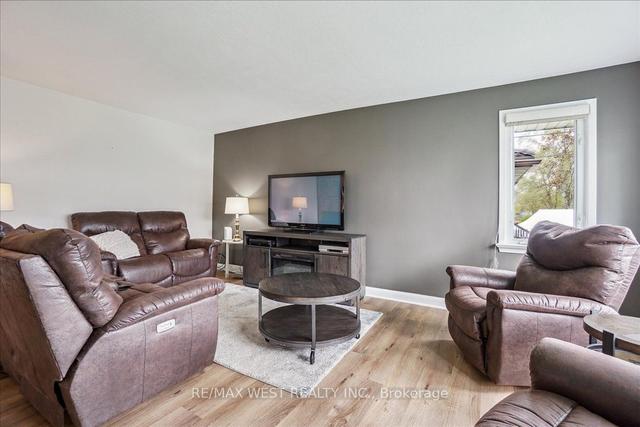 8039 Yonge St, House detached with 3 bedrooms, 2 bathrooms and 7 parking in Innisfil ON | Image 8