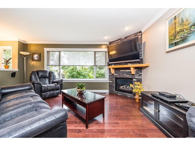 27179 28a Ave, House detached with 4 bedrooms, 2 bathrooms and 8 parking in Langley BC | Image 6