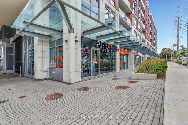 402 - 31 Tippett Rd, Condo with 3 bedrooms, 2 bathrooms and 1 parking in Toronto ON | Image 33