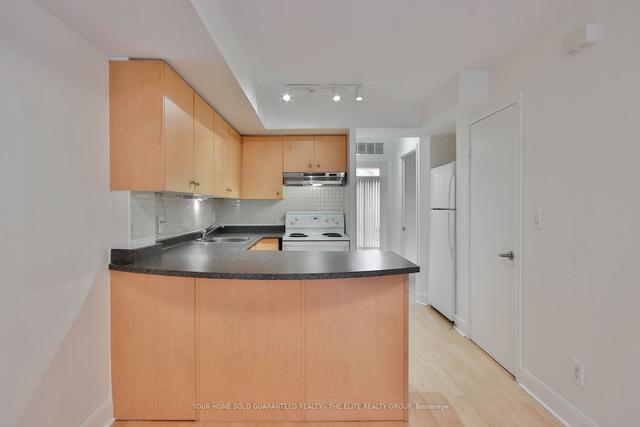 235 - 415 Jarvis St, Townhouse with 2 bedrooms, 1 bathrooms and 0 parking in Toronto ON | Image 2