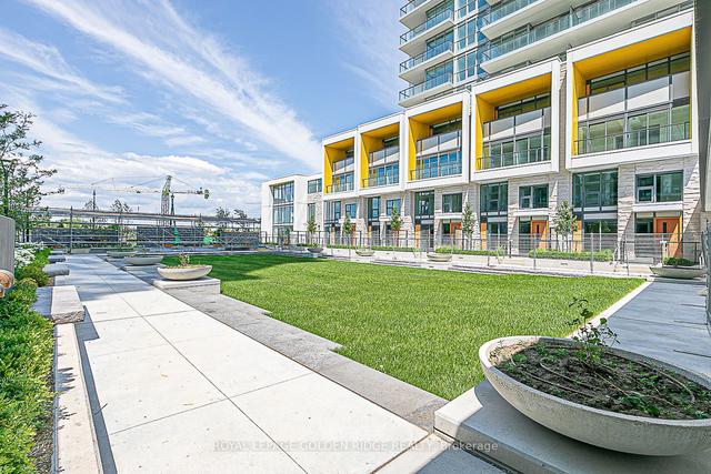 506 - 85 Mcmahon Dr, Condo with 2 bedrooms, 1 bathrooms and 1 parking in Toronto ON | Image 6