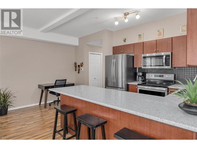 1301 - 1875 Country Club Dr, Condo with 3 bedrooms, 2 bathrooms and 1 parking in Kelowna BC | Image 13