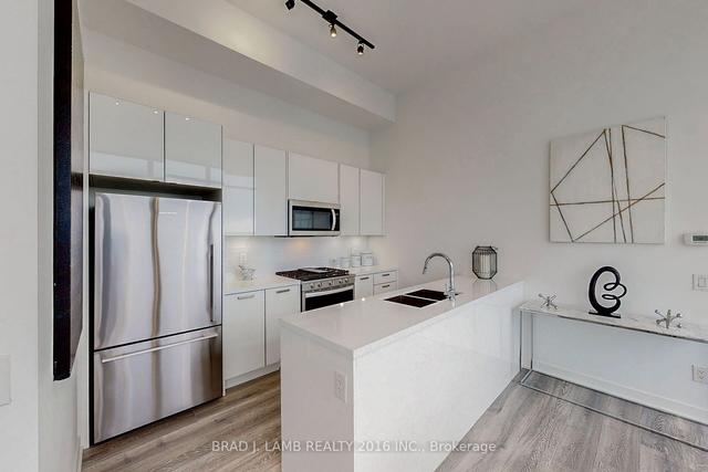 2502 - 55 Ontario St, Condo with 2 bedrooms, 2 bathrooms and 1 parking in Toronto ON | Image 2