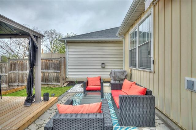 68 Chicory Cres, House detached with 2 bedrooms, 2 bathrooms and 2 parking in St. Catharines ON | Image 21