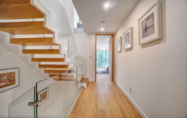 11 E Tranby Ave, Townhouse with 3 bedrooms, 3 bathrooms and 1 parking in Toronto ON | Image 11
