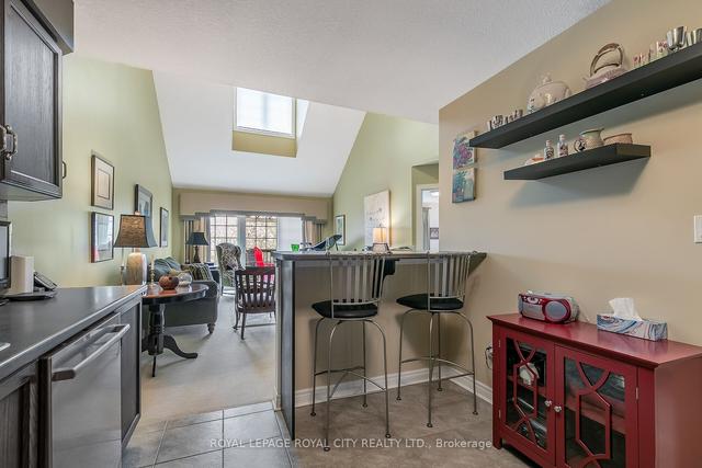 110 Mcarthur Cres, House attached with 3 bedrooms, 4 bathrooms and 2 parking in Guelph ON | Image 2