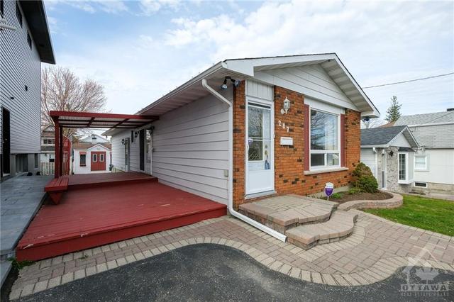 287 Montfort Street, House detached with 3 bedrooms, 2 bathrooms and 2 parking in Ottawa ON | Image 3