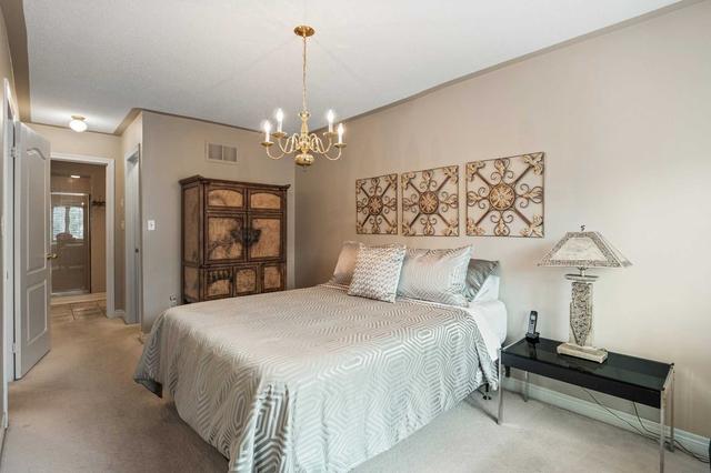 128 Kingsbridge Cir, House attached with 3 bedrooms, 3 bathrooms and 3 parking in Vaughan ON | Image 13