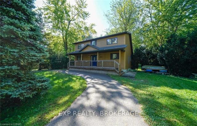 8441 Defore Dr, House detached with 3 bedrooms, 2 bathrooms and 8 parking in Lambton Shores ON | Image 23