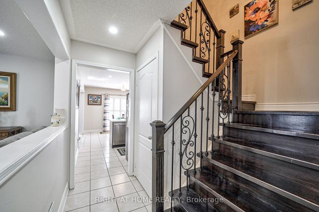 38 Willick Pl, House detached with 4 bedrooms, 5 bathrooms and 5 parking in Brampton ON | Image 3