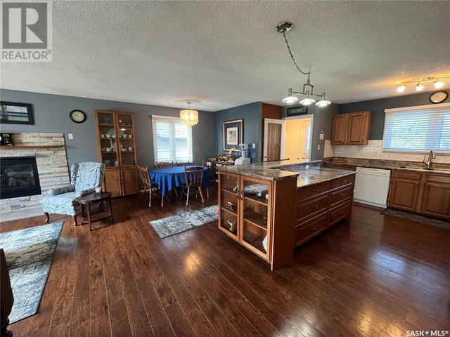 23 Schwager Crescent, House detached with 4 bedrooms, 2 bathrooms and null parking in Saskatoon SK | Image 3