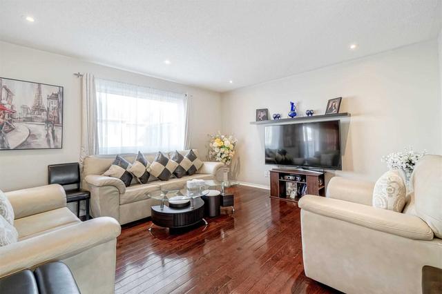167 Gail Parks Cres, House semidetached with 3 bedrooms, 3 bathrooms and 4 parking in Newmarket ON | Image 38