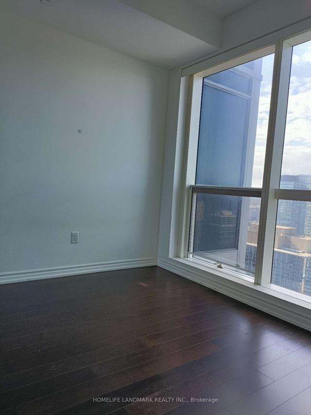 4616 - 386 Yonge St, Condo with 2 bedrooms, 2 bathrooms and 1 parking in Toronto ON | Image 15
