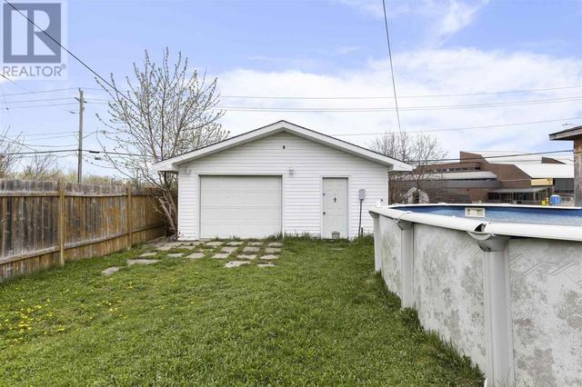 48 St. Michaels Sq, House detached with 4 bedrooms, 2 bathrooms and null parking in Sault Ste. Marie ON | Image 35