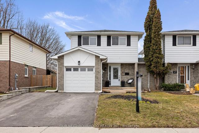 45 Loscombe Dr, House attached with 3 bedrooms, 4 bathrooms and 3 parking in Clarington ON | Image 1