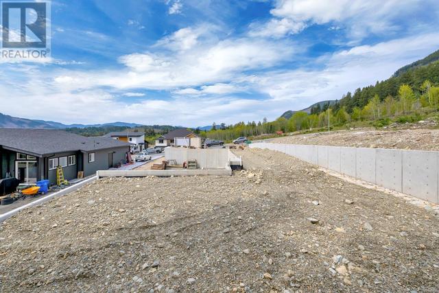 549 Mountain View Dr, House detached with 2 bedrooms, 2 bathrooms and 2 parking in Lake Cowichan BC | Image 9