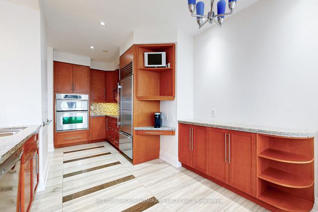 ph3 - 60 Disera Dr, Condo with 3 bedrooms, 3 bathrooms and 2 parking in Vaughan ON | Image 3