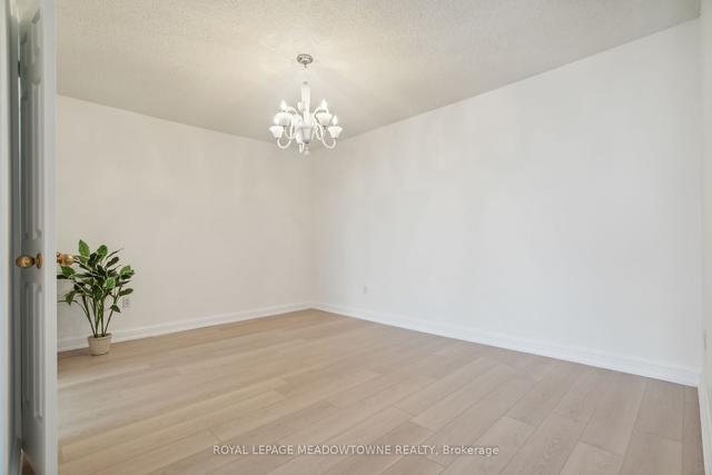 1807 - 22 Hanover Rd, Condo with 2 bedrooms, 2 bathrooms and 2 parking in Brampton ON | Image 6