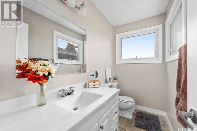 1223 Maybery Cres, House detached with 4 bedrooms, 3 bathrooms and null parking in Moose Jaw SK | Image 24