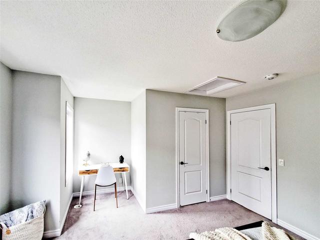 60 - 2500 Hill Rise Crt, Townhouse with 2 bedrooms, 2 bathrooms and 1 parking in Oshawa ON | Image 5