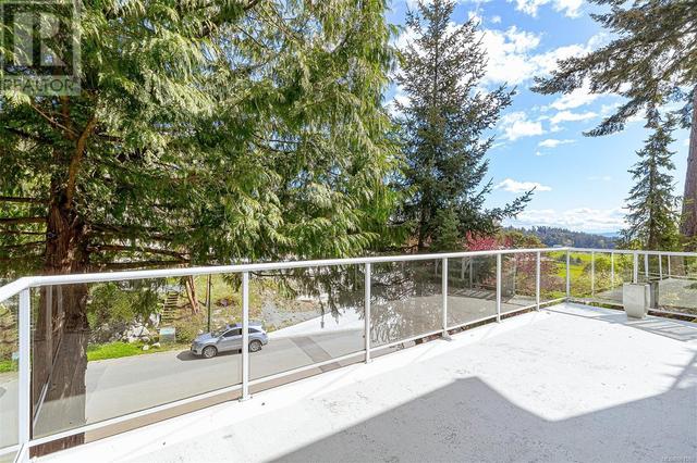 8518 Tribune Terr, House detached with 5 bedrooms, 3 bathrooms and 4 parking in North Saanich BC | Image 59