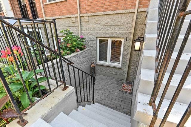 1 - 901 Kennedy Rd, Townhouse with 2 bedrooms, 2 bathrooms and 1 parking in Toronto ON | Image 12