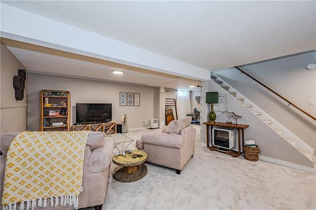 251 West Acres Dr, House detached with 3 bedrooms, 1 bathrooms and 5 parking in Guelph ON | Image 26