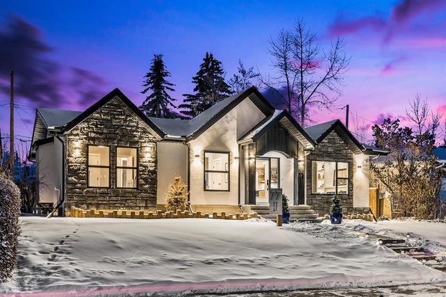 77 Malibou Road Sw, House detached with 4 bedrooms, 3 bathrooms and 3 parking in Calgary AB | Image 2