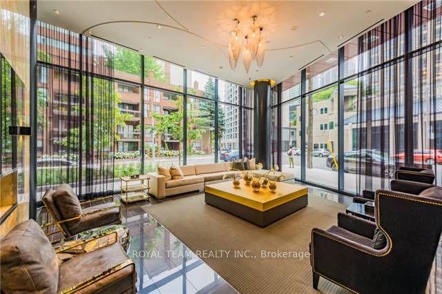 2502 - 32 Davenport Rd, Condo with 1 bedrooms, 1 bathrooms and 0 parking in Toronto ON | Image 2
