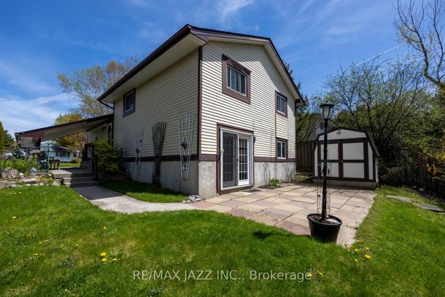 556 Capilano Cres, House detached with 3 bedrooms, 3 bathrooms and 5 parking in Oshawa ON | Image 22