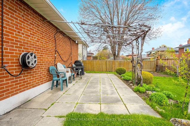 726 Netherton Cres, House detached with 4 bedrooms, 2 bathrooms and 8 parking in Mississauga ON | Image 22