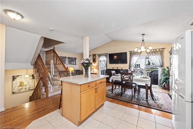 1028 Rainbow Cres, House detached with 3 bedrooms, 2 bathrooms and 3 parking in Kingston ON | Image 6