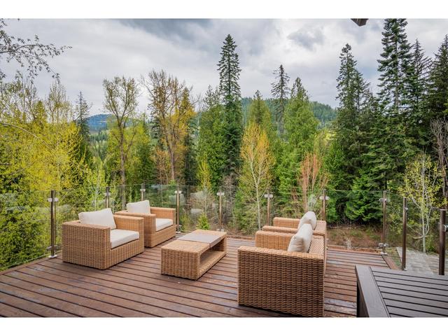 817 White Tail Drive, House detached with 4 bedrooms, 4 bathrooms and null parking in Rossland BC | Image 45
