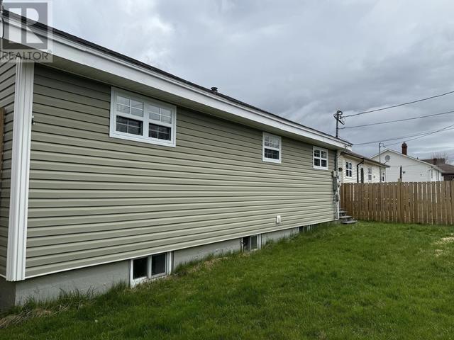 10 Maple Ave, House detached with 3 bedrooms, 2 bathrooms and null parking in Grand Falls-Windsor NL | Image 27