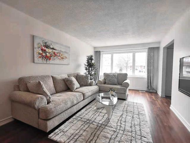 73 Mentor Blvd, House semidetached with 3 bedrooms, 2 bathrooms and 4 parking in Toronto ON | Image 4