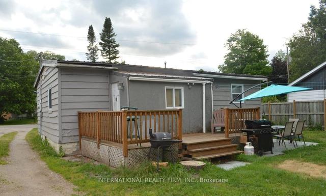 1027 Ferrier Ave, House detached with 2 bedrooms, 1 bathrooms and 4 parking in Innisfil ON | Image 5