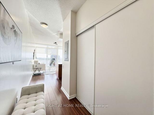 1704 - 30 Canterbury Pl, Condo with 1 bedrooms, 1 bathrooms and 1 parking in Toronto ON | Image 28