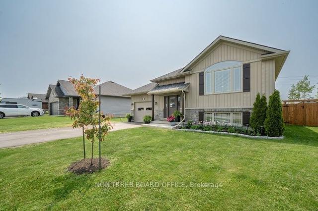 17 Ashwood Cres, House detached with 2 bedrooms, 3 bathrooms and 5 parking in Quinte West ON | Image 38